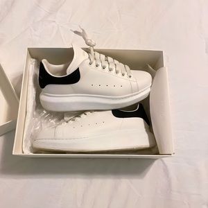 Alexander McQueen size 39.5